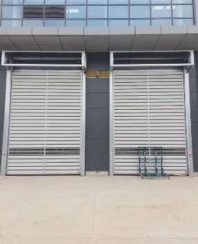 Resistência ao vento Espiral industrial Porta dura rápida Alta frequência de abertura e fechamento