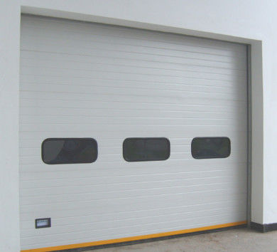 Porta industrial seccional de elevação rápida 380V Motor 26DB Isolamento acústico