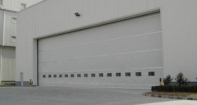 comprar Portas Verticais Industriais de Tecido com Altura Máxima de 12 Metros e Resistência ao Vento de até 120 km/h, Ideais para Armazéns online manufacture