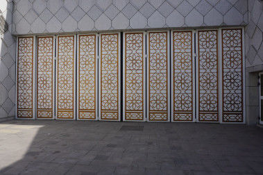 comprar Portas dobráveis industriais de 57 mm de espessura de baixa manutenção padrão personalizável online manufacture