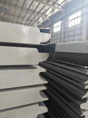 comprar Nível de Proteção do Motor IP55 Portas Industriais Deslizantes Dobráveis Tipo de Porta Deslizante Durável para Aplicações Industriais e Uso Pesado online manufacture