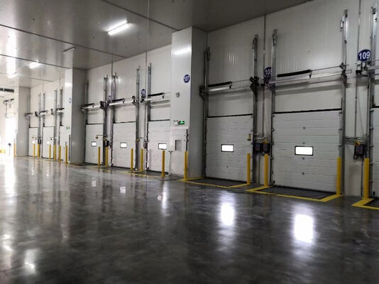 comprar Temperatura de funcionamento Portas seccionais industriais que oferecem acabamentos de superfície madeira grão de laranja casca de chuveiro e painel de proteção de dedos para o funcionamento online manufacture