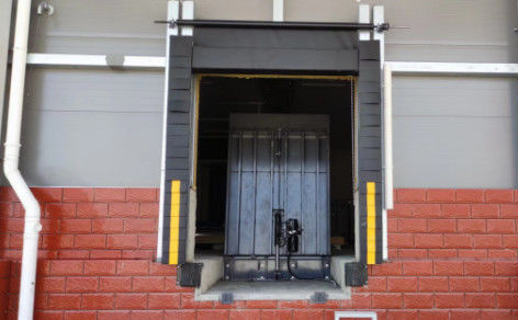 Nivelador de doca vertical de carga hidráulica para plataformas ferroviárias de armazenamento a frio