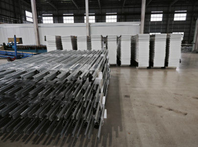 Portas industriais seccionais de armazém com trilhos galvanizados