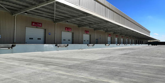 Resistência ao vento 450N/m2 Portas seccionais industriais Portas de garagem de aço isoladas