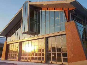Porta dobrável transparente de liga de alumínio para salas de exposição comerciais