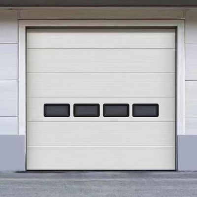 Portas de garagem seccionais com tecnologia de espuma de poliuretano de alta pressão