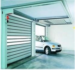 Porta de garagem seccional de segurança de aço galvanizado de alta qualidade para residência / armazém / garagem, etc.