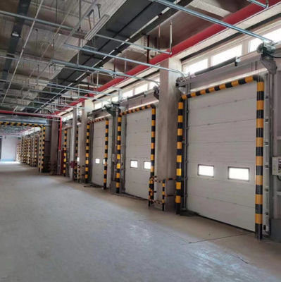 Portão de abertura seccional para armazém ou fábrica