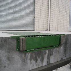 Nivelador industrial de docas com características de ajuste rápido para eficiência do armazém