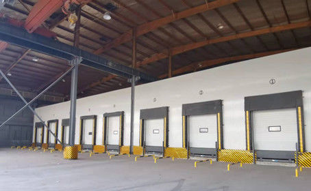 Soluções automáticas e seguras de portas seccionais de alta segurança para uso industrial