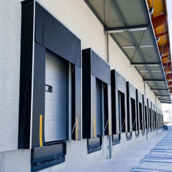 Abrigos mecânicos na doca protegem as mercadorias e economizam energia durante o carregamento