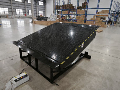 Plataforma de elevação hidráulica de doca de nível hidráulico preto